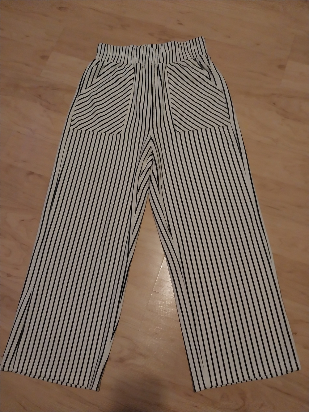 Women's Black & White Striped Lounge Pajama Pants And Shirt